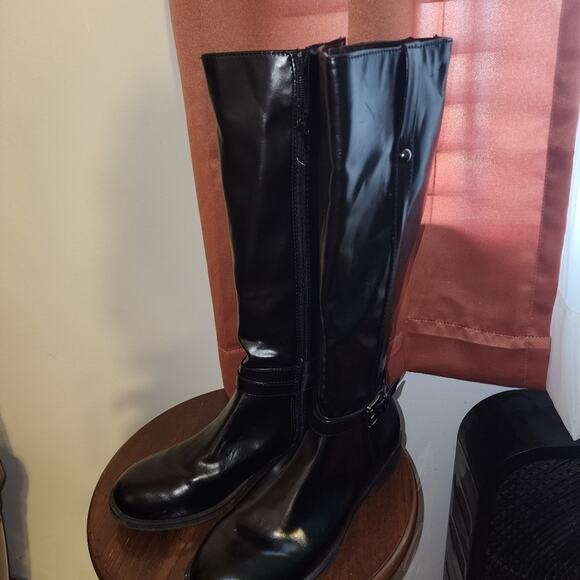 American Eagle By Payless Shoes - AMERICAN EAGLE EUC SIZE 8.5 WOMENS TALL FAUX LEATHER BOOTS